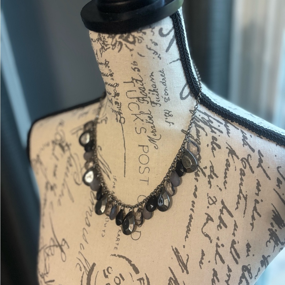 Stunning Silver and Sapphire Necklace with Intricate Detailing